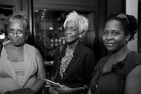 Political campaign comes to Harlem